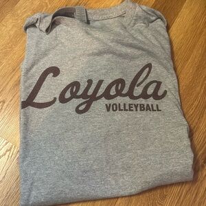 Loyola Volleyball Chicago Ramblers tshirt large